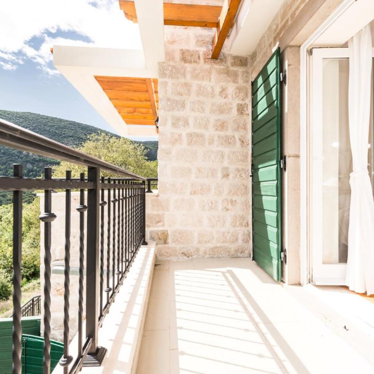 Lavender house with shared pool - Villa - 22