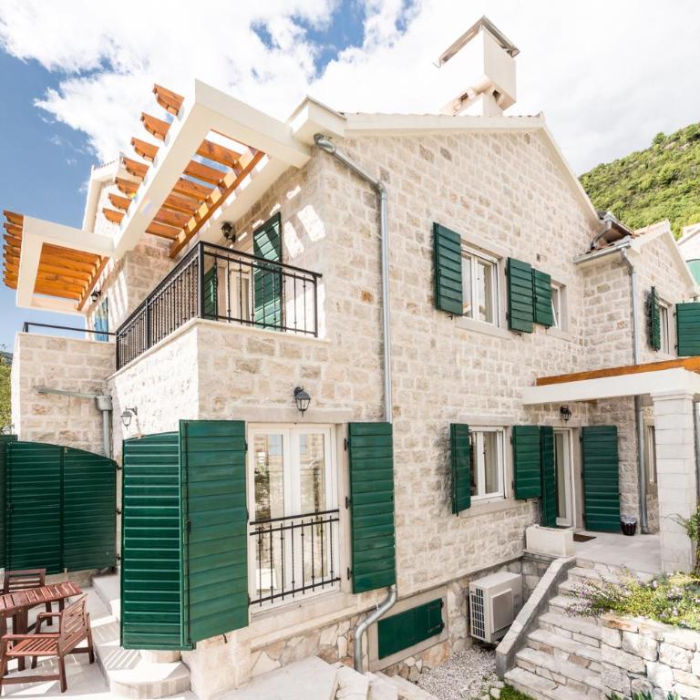 Lavender house with shared pool - Villa - 25