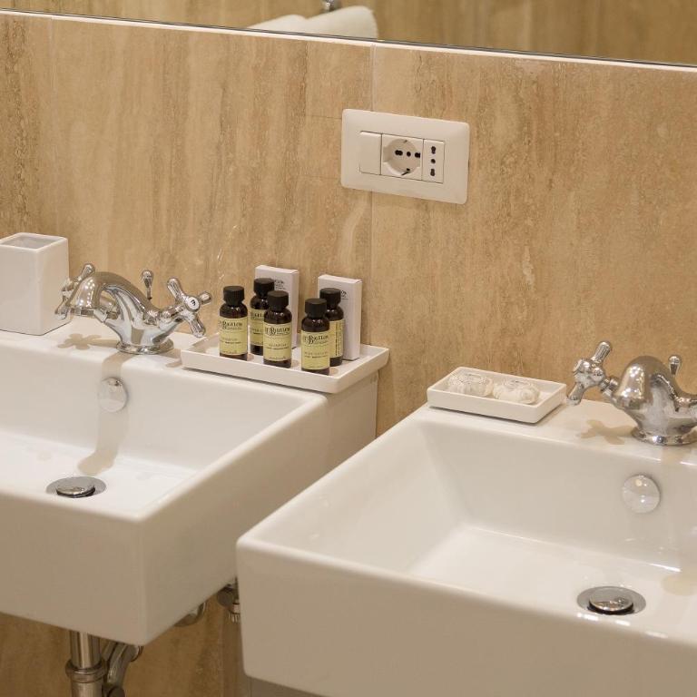 Amazing Piazza Venezia Suites - Appartamento Deluxe con Balcone - 12