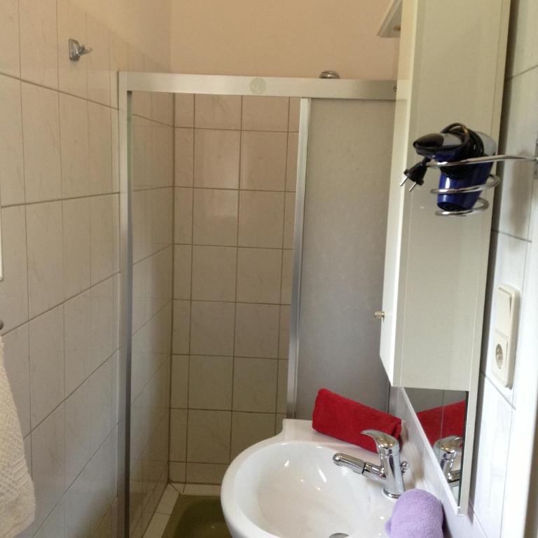 Gästehaus Renate - Doppelzimmer mit Balkon - 5