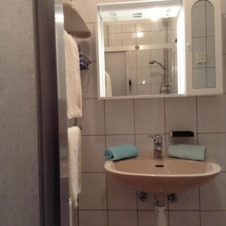 Gästehaus Renate - Doppelzimmer mit Balkon - 1