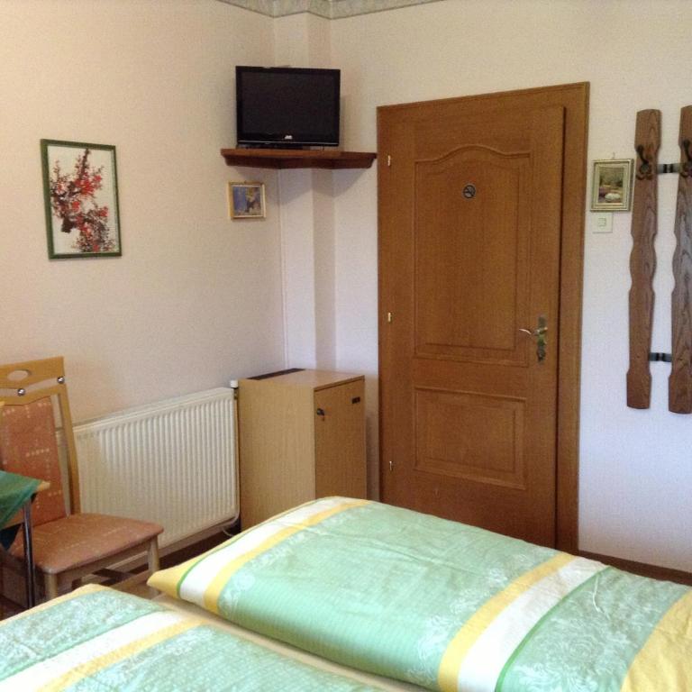 Gästehaus Renate - Doppelzimmer mit Balkon - 4