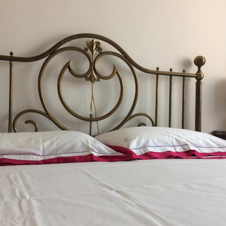 B&B Pergolesi - Queen Room with Shared Bathroom - 2