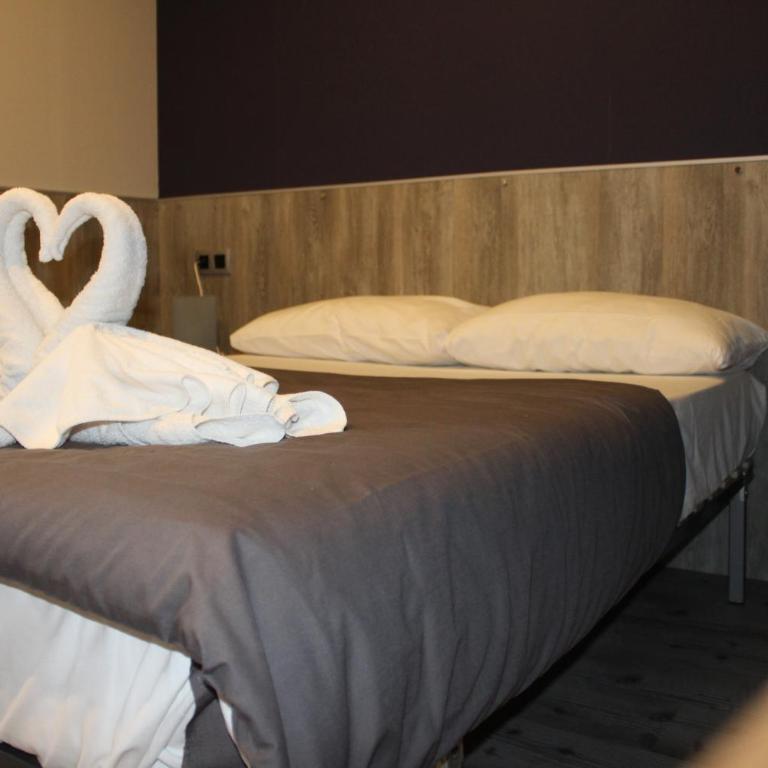 BCN Condal Hostal - Double or Twin Room with Shared Bathroom - 26