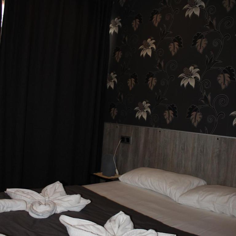 BCN Condal Hostal - Double or Twin Room with Shared Bathroom - 30