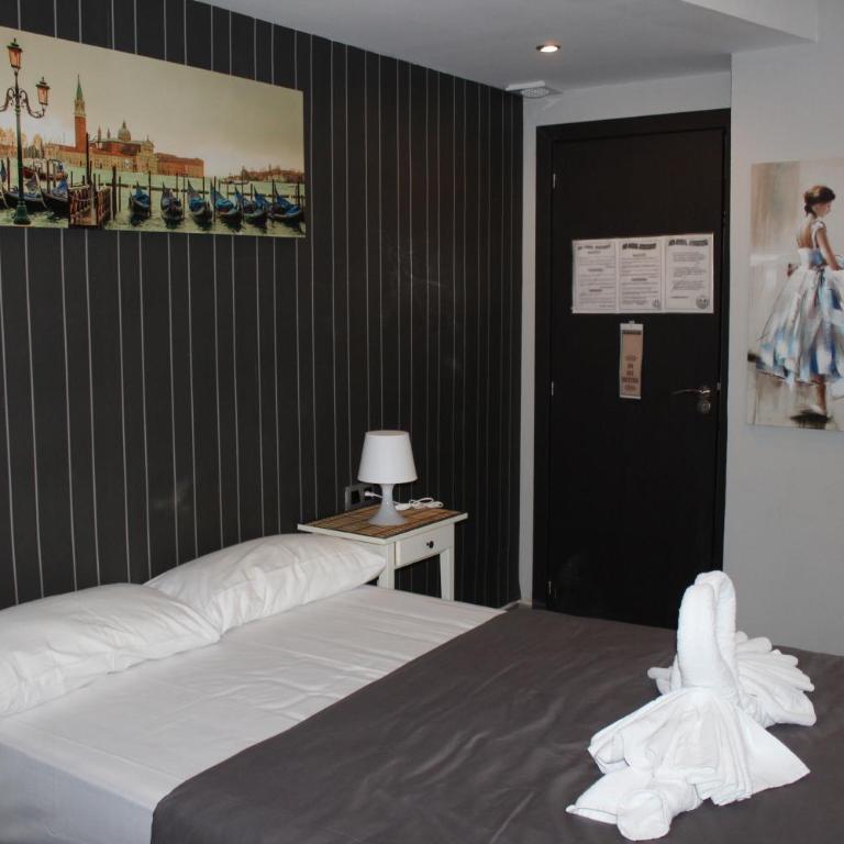 BCN Condal Hostal - Superior Double Room - 12