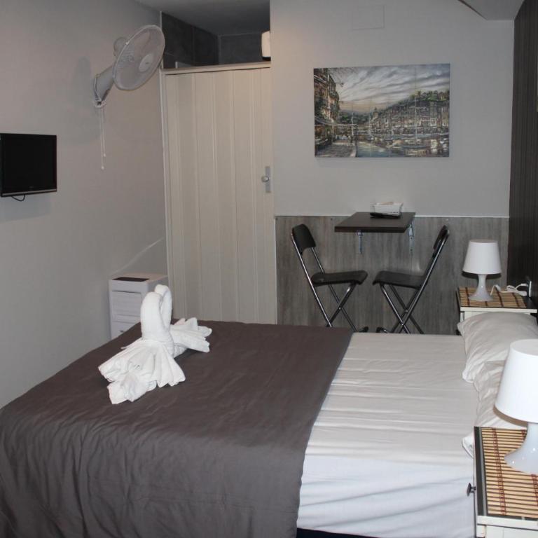 BCN Condal Hostal - Superior Double Room - 14