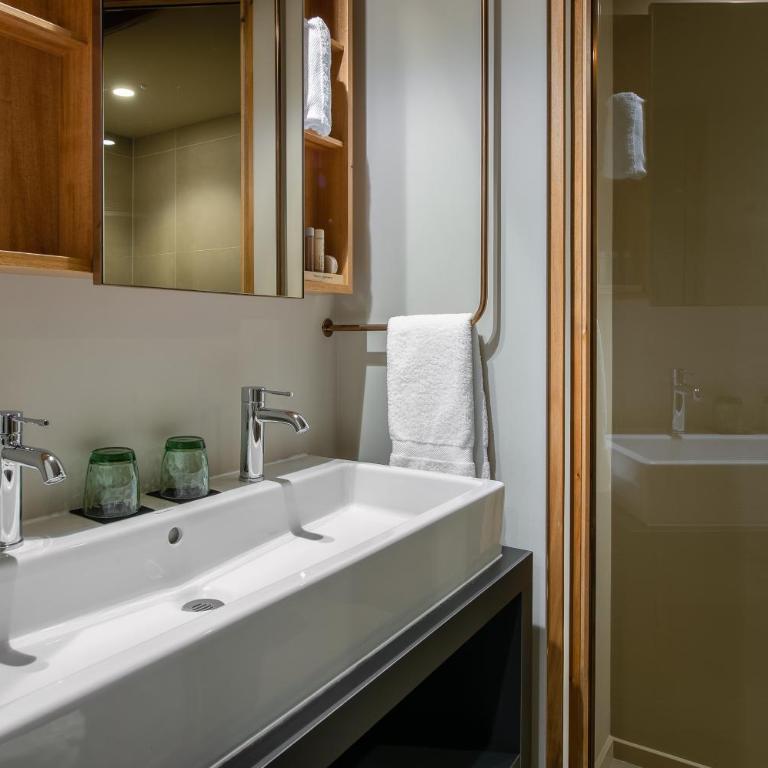 9Hotel Paquis - Suite Junior - 10