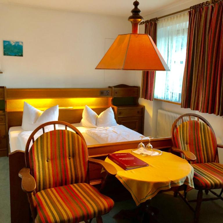 Hotel Vier Jahreszeiten - Standard Doppel- oder Zweibettzimmer - 3