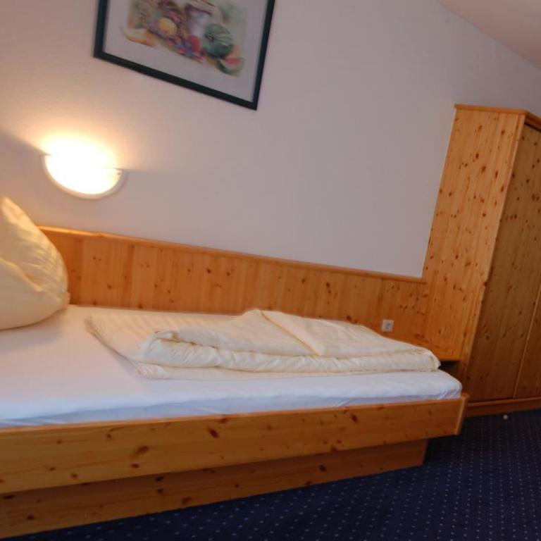 Pension Kristall - Einzelzimmer mit Balkon - 2