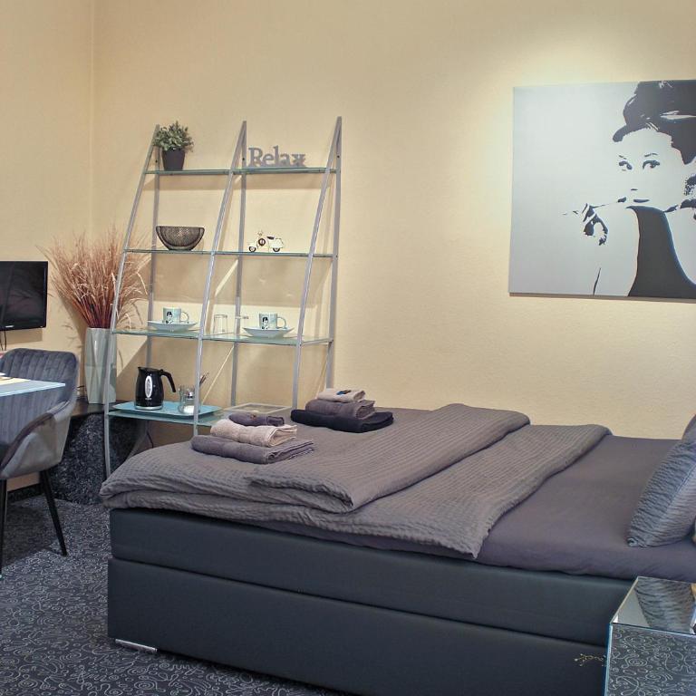 Lion Homestay Munich - Zimmer mit Kingsize-Bett - 18
