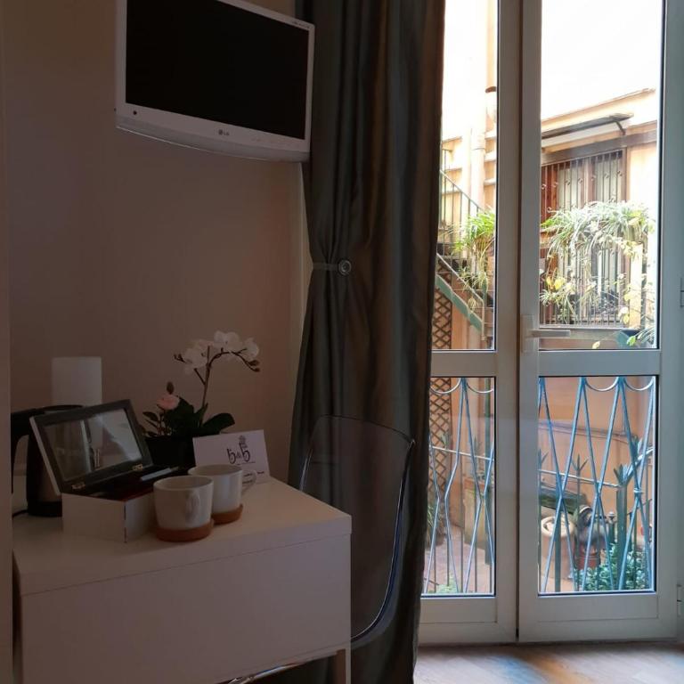 Monti49 GuestHouse - Camera Matrimoniale Comfort - 7