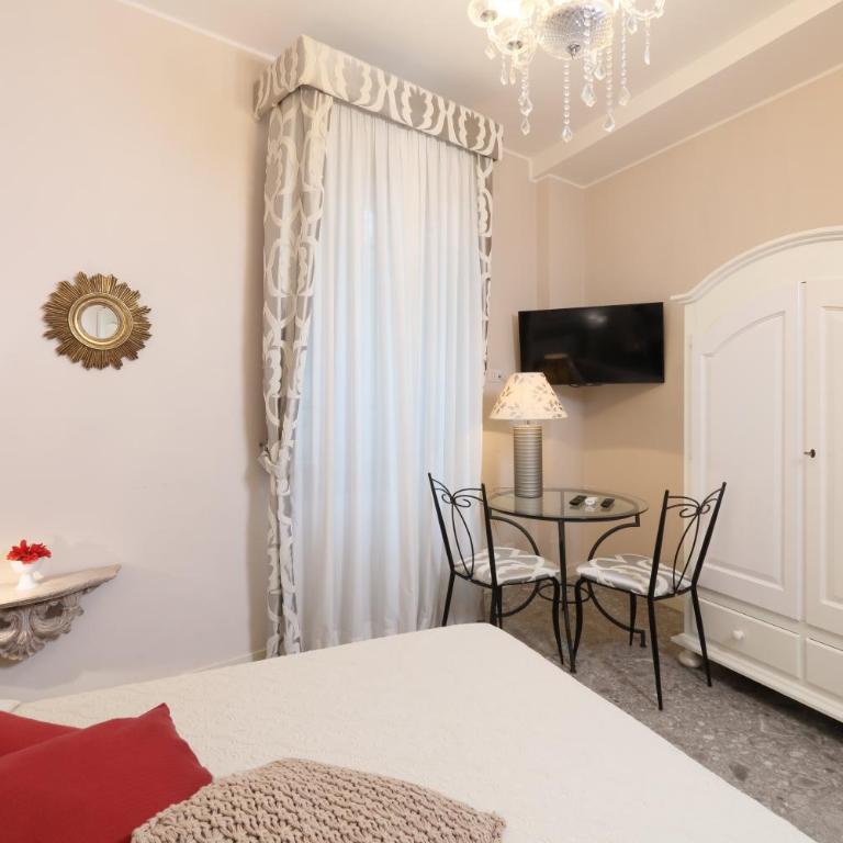 Porta Di Mezzo Luxury Suites & Rooms - Double Room - 3