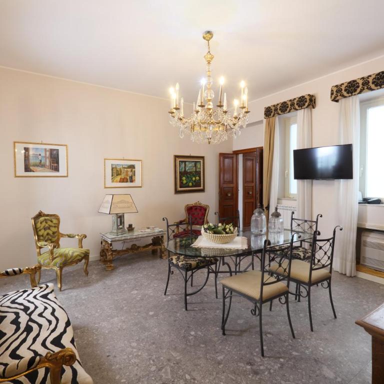 Porta Di Mezzo Luxury Suites & Rooms - Large Double Room with Sea View - 4