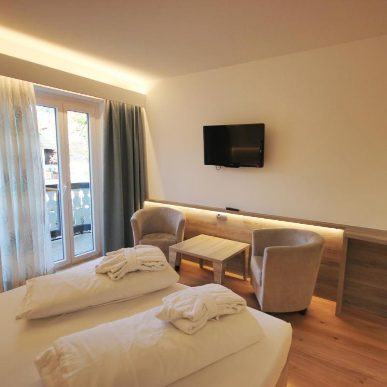 Familienhotel Post - Doppelzimmer mit Balkon - 5