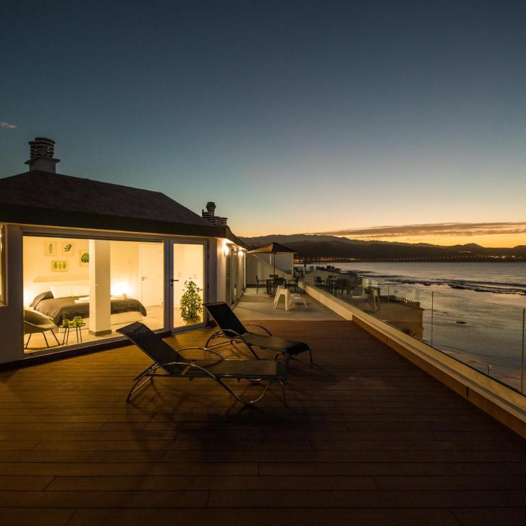 Fantástico ático en primera línea de playa - Apartamento - 13