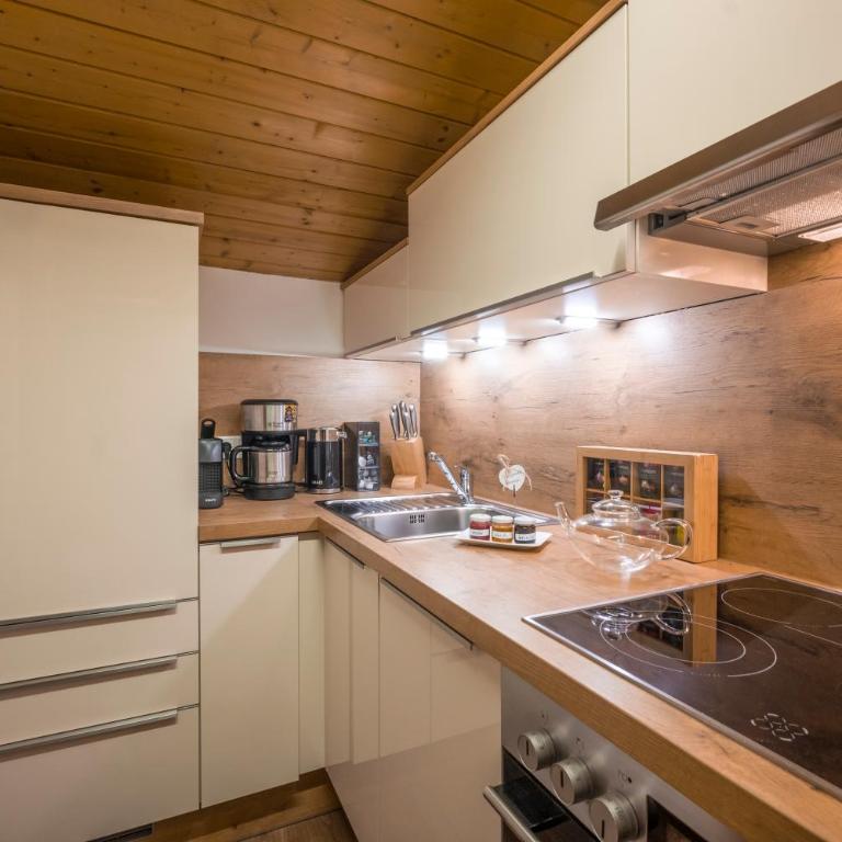 Landhaus Alpbach - Comfort Apartment mit 2 Schlafzimmern und Balkon - 13
