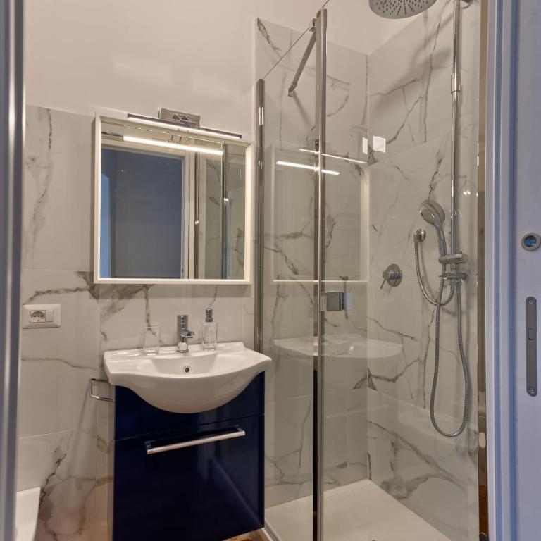 Appartamenti Tommasini - Apartment with Balcony - 6