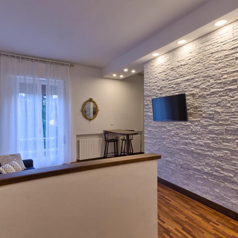 Appartamenti Tommasini - Apartment with Balcony - 5