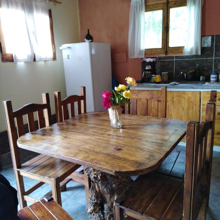 Tree House Hostel - Three-Bedroom House - 2