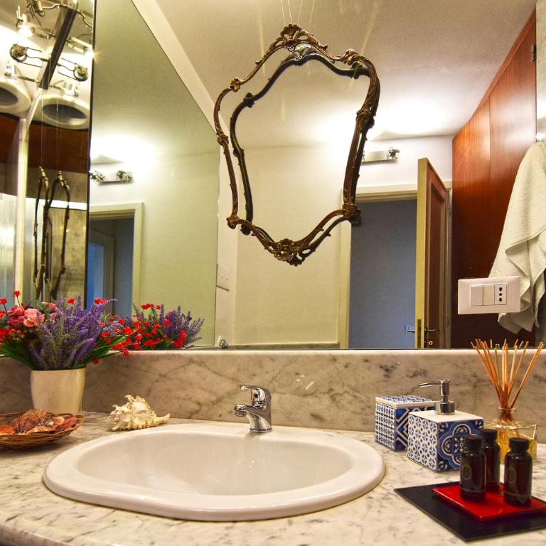 Casa Santa Sofia - Three-Bedroom Apartment - 13