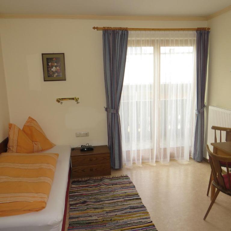 Pension Theresia - Einzelzimmer mit Balkon - 5