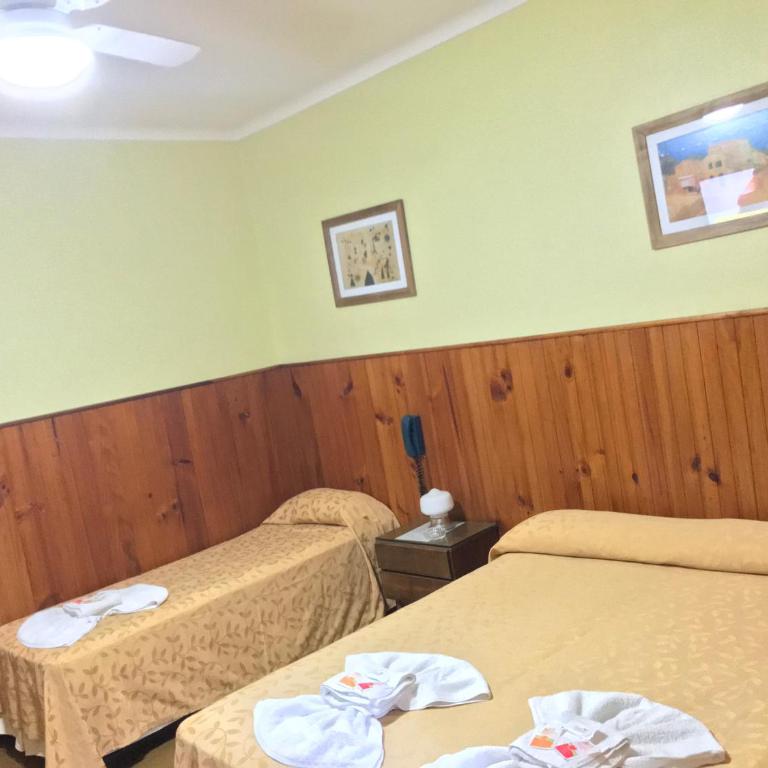 Hotel San Roque - Habitación Cuádruple Clásica - 3