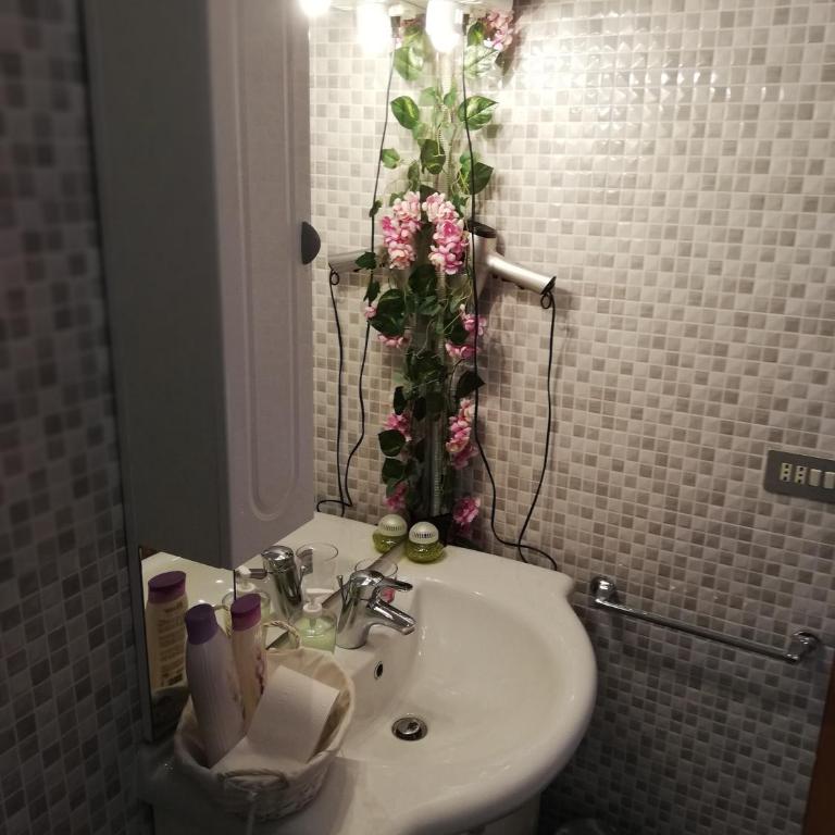 B&B Vittorio Emanuele - Camera Quadrupla con Bagno Privato - 9