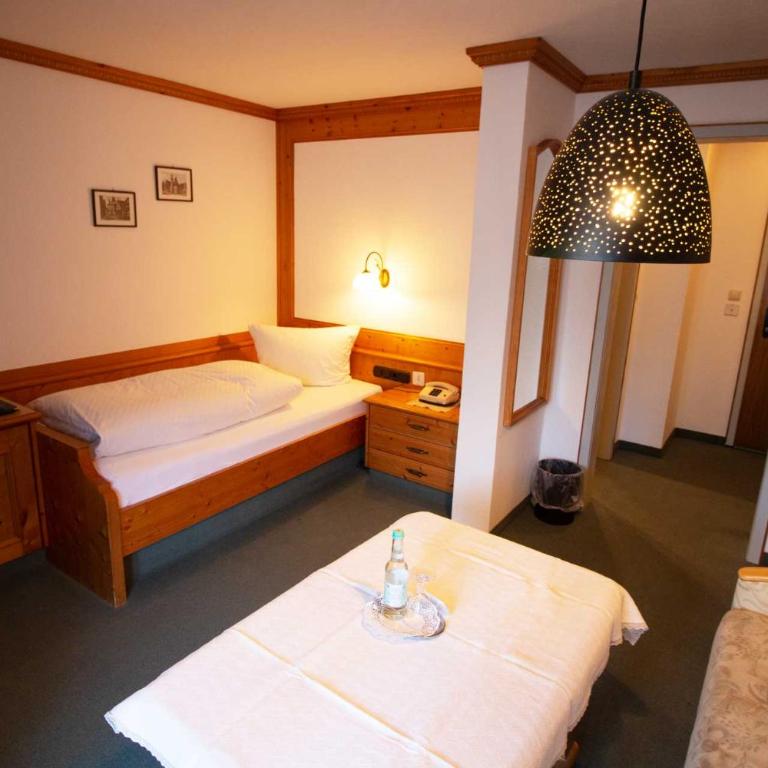 Kur- und Ferienhotel Haser - Einzelzimmer mit Balkon - 3