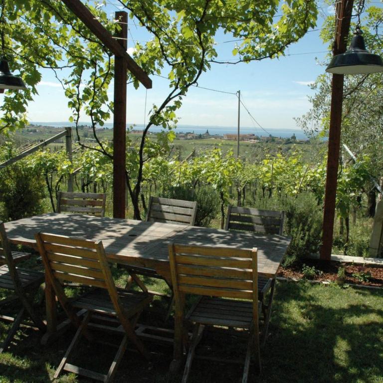 Agriturismo Tenuta la Pergola - Camera Matrimoniale con Vista Lago - 2