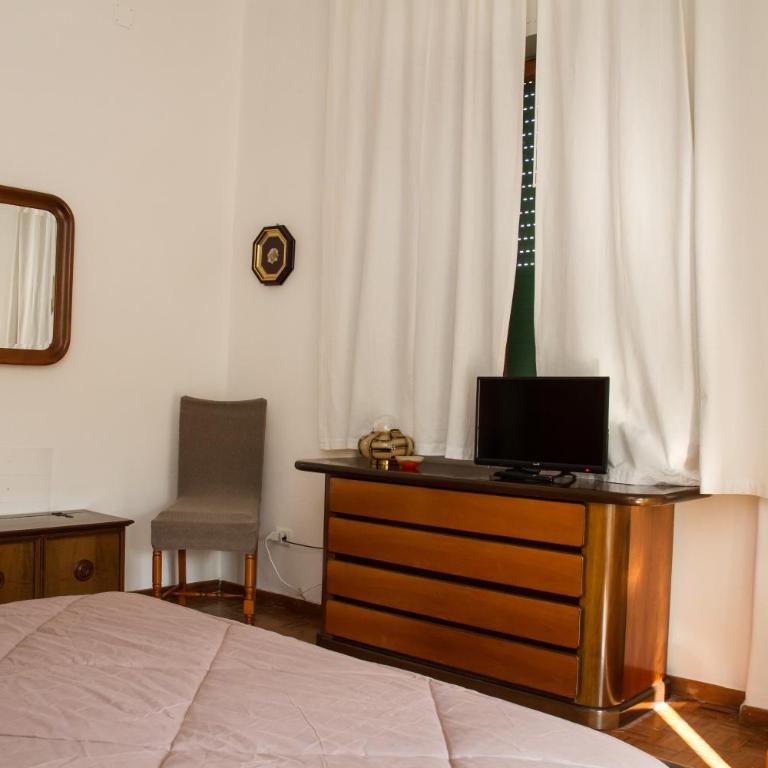 Easy House - Camera Deluxe con 2 Letti Matrimoniali - 12