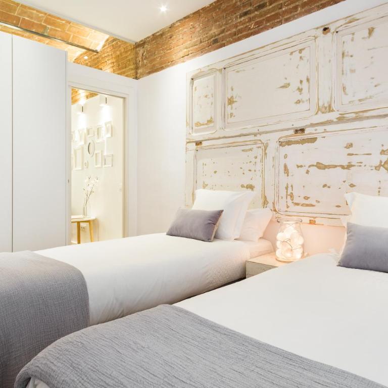 Charming Parallel - Two-Bedroom Apartment - 5