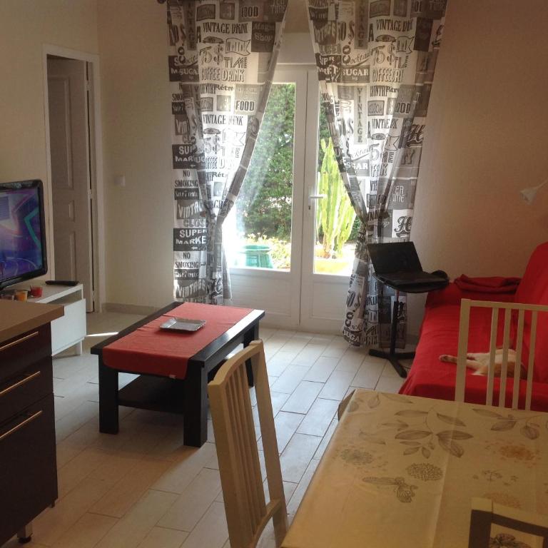 Rez de Villa Pébrier - Appartement 1 Chambre - 13