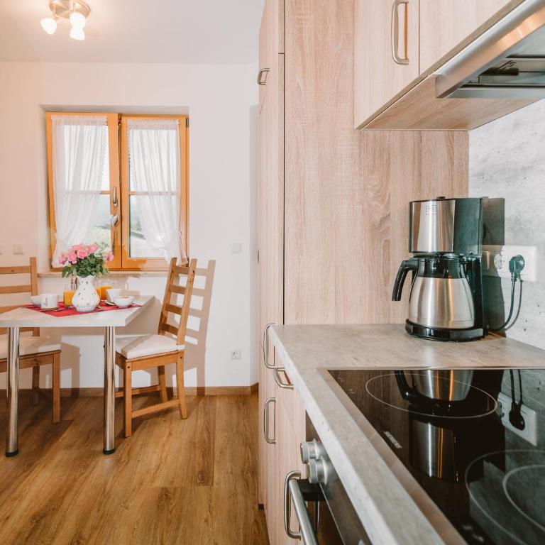 Haus am Kramer - Two-Bedroom Apartment with Balcony - 5