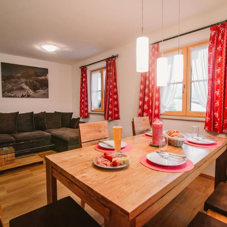 Haus am Kramer - Two-Bedroom Apartment with Balcony - 6