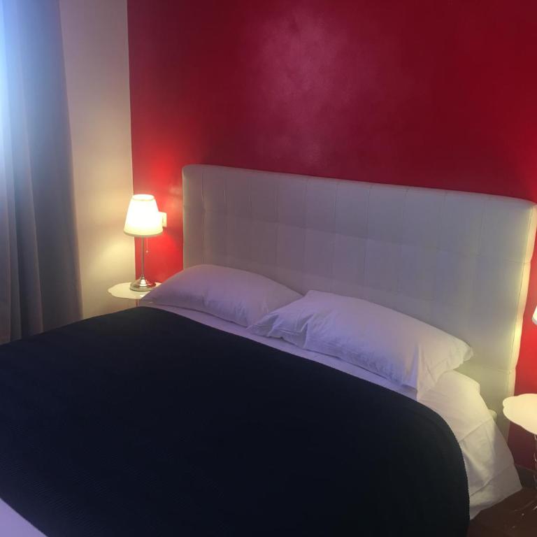 Blue Sea Rooms Apartment Cagliari - Double Room with Private Bathroom - 2