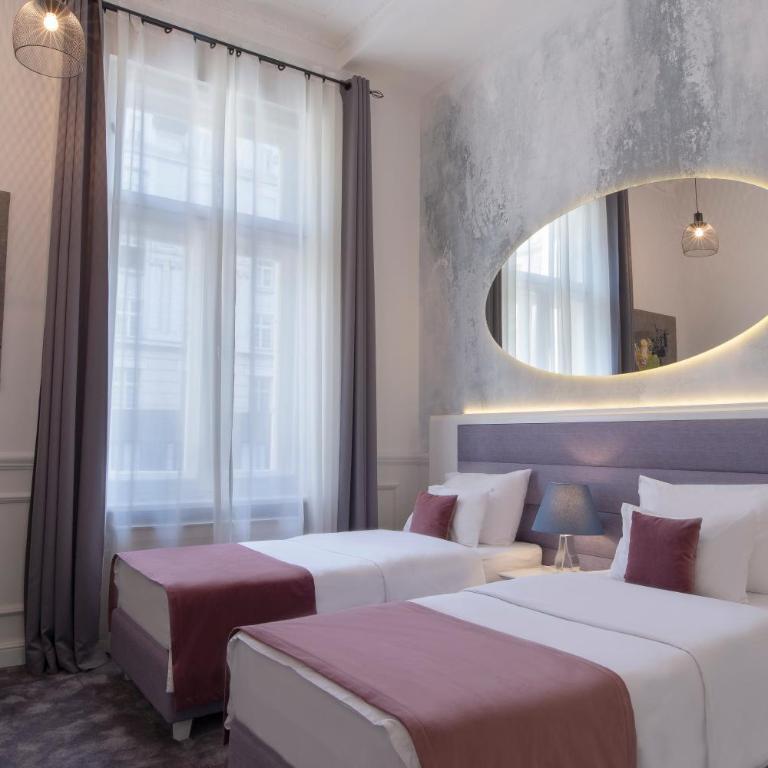 Public House Hotel - Dvokrevetna Soba sa Bračnim Krevetom / 2 Zasebna Kreveta i Besplatnim Parkingom - 3