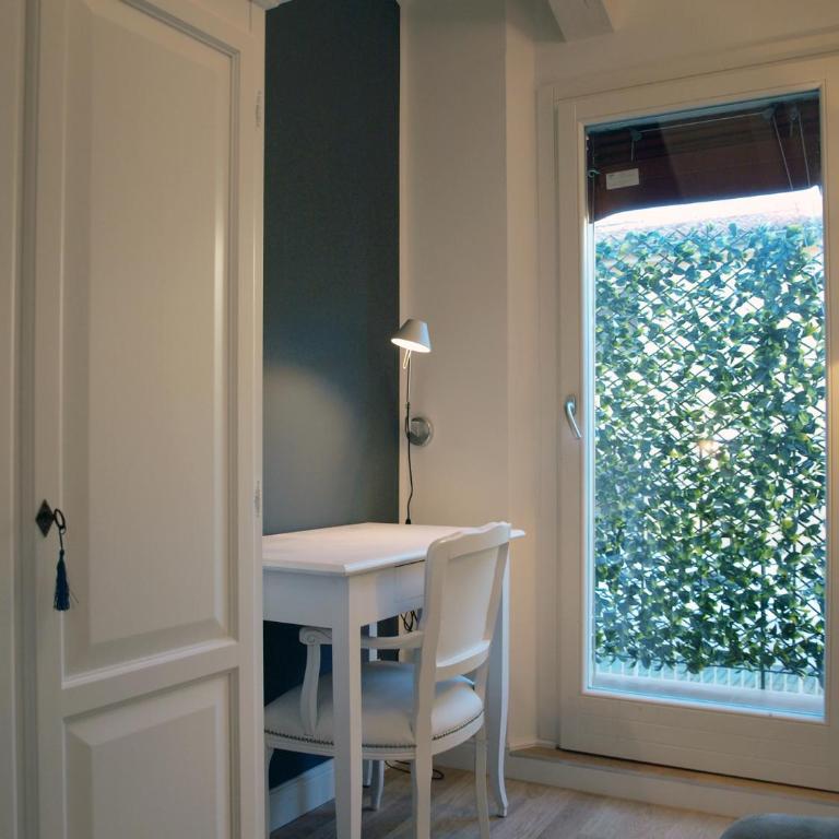 Cosmopolitan Central Rooms - Double Room - 4
