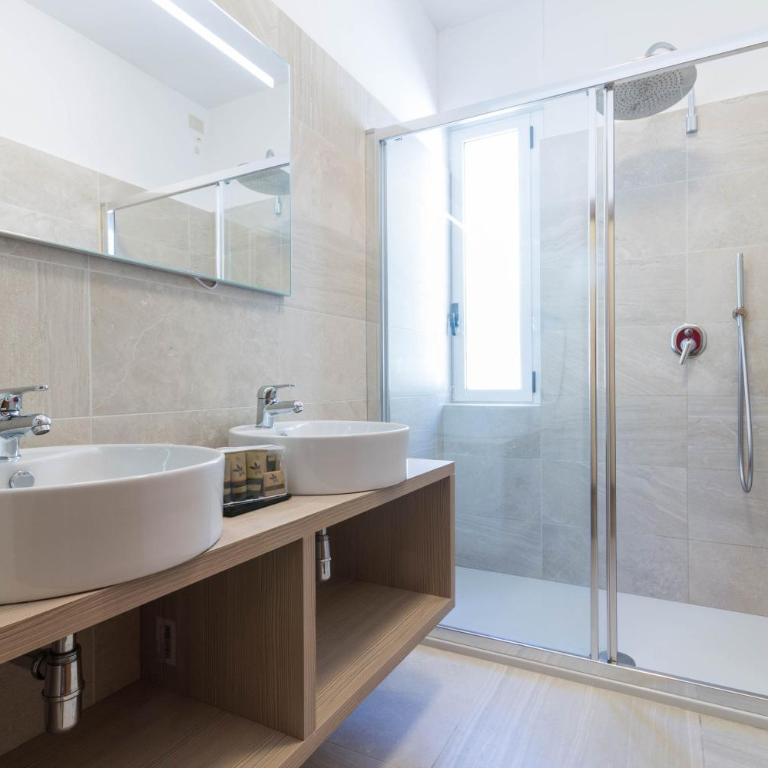 Hotel Capo Reamol - Suite con Balcone e Vista Lago - 14