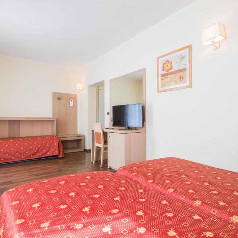 Hotel Capo Reamol - Camera Ampia Doppia con Letti Singoli con Terrazza e Vista Lago - 3