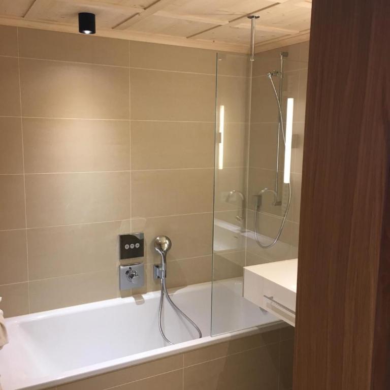 Pension Alpenfluh - Standard Doppelzimmer - 13