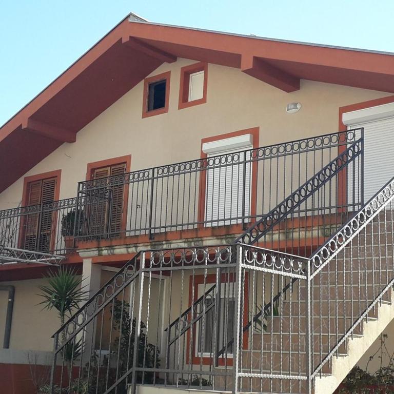 Jovana -- porodicni apartmani Igalo - Two-Bedroom Apartment - 23