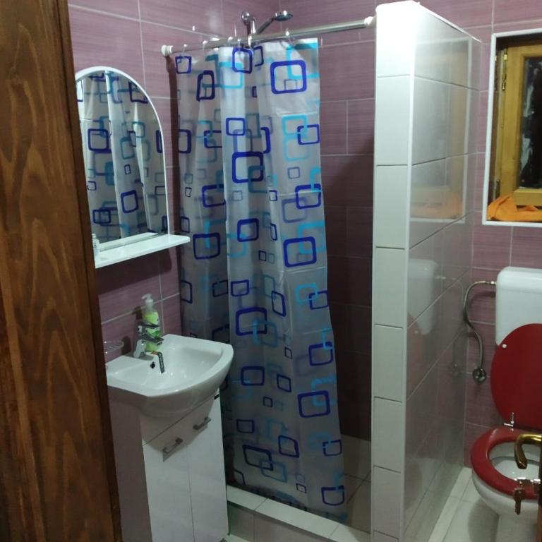 Olja Guest House - Double Room with Shared Bathroom - 3