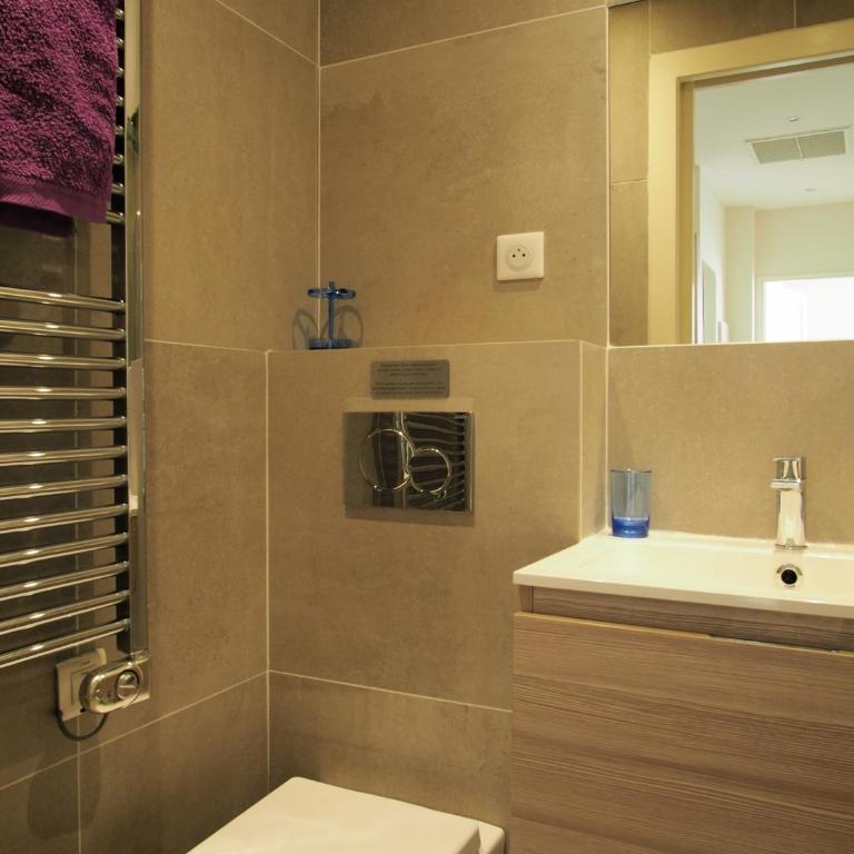 Nice Centre - Apartment with balcony and stunning sea view! - Appartement - Vue sur Mer - 21