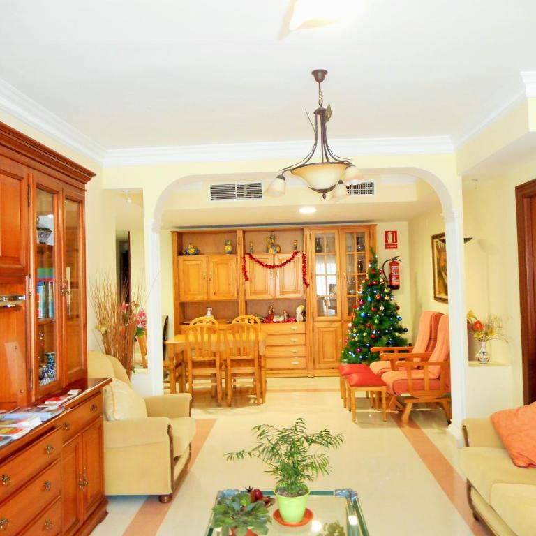 Martin House & Granada - Family Room with Private Bathroom - 23