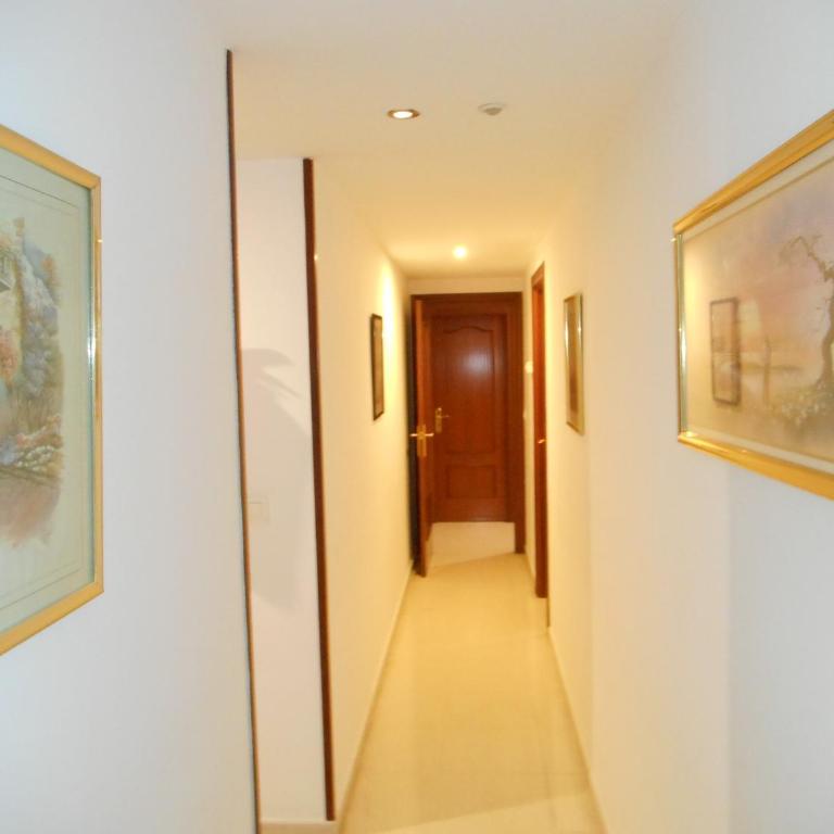 Martin House & Granada - Family Room with Private Bathroom - 5