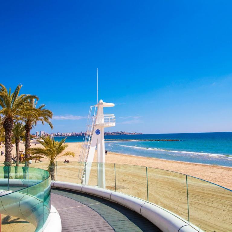 Apartment near the beach - Three-Bedroom Apartment - 34