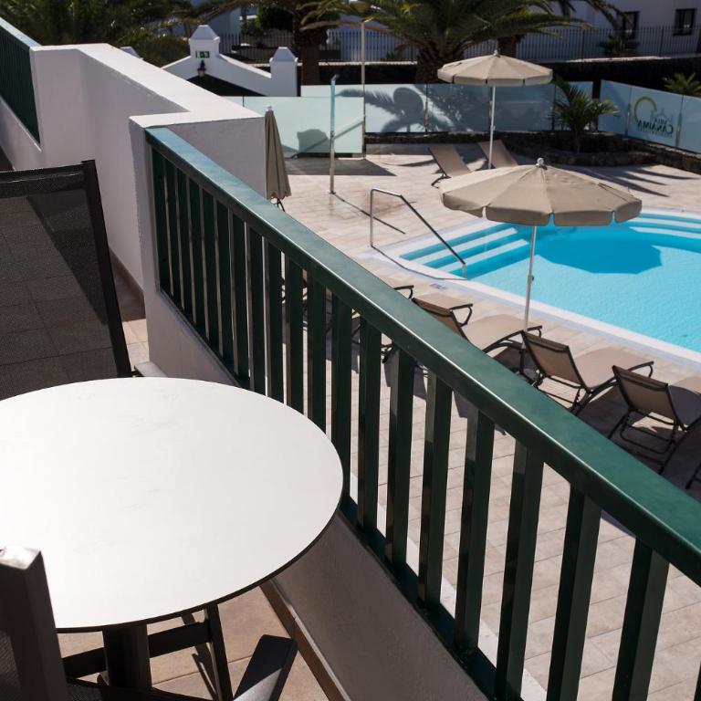 Apartamentos Villa Canaima - Apartment with Pool View - 7