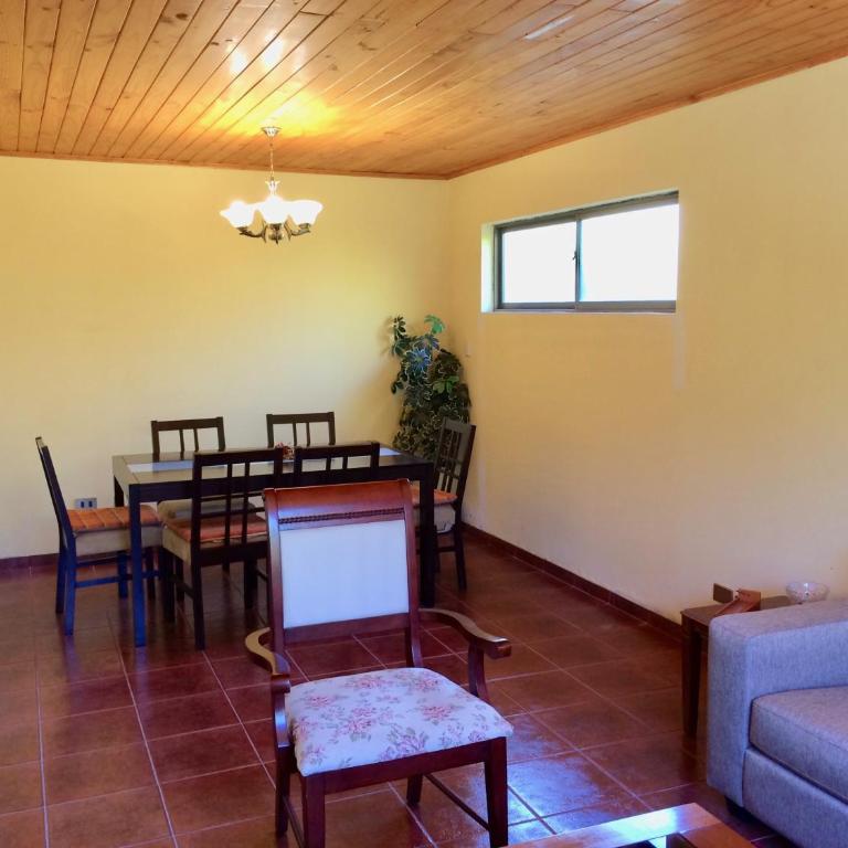 Casa confortable, campo y playa - Three-Bedroom House - 7