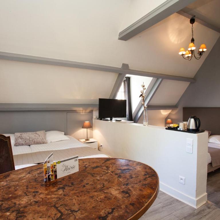 Hôtel La Hoirie - Chambre Triple Supérieure Tradition - 1